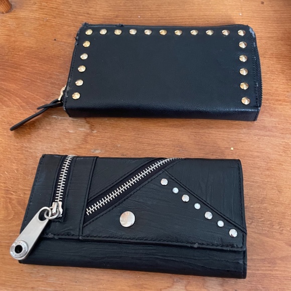 Woman’s Wallets - Picture 2 of 5